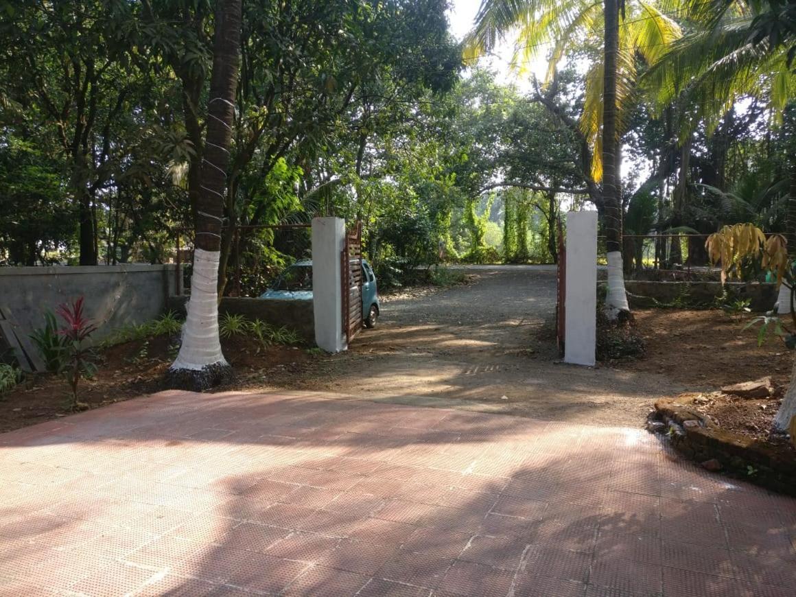 Krushna Kunj Holiday Home Alībāg Esterno foto
